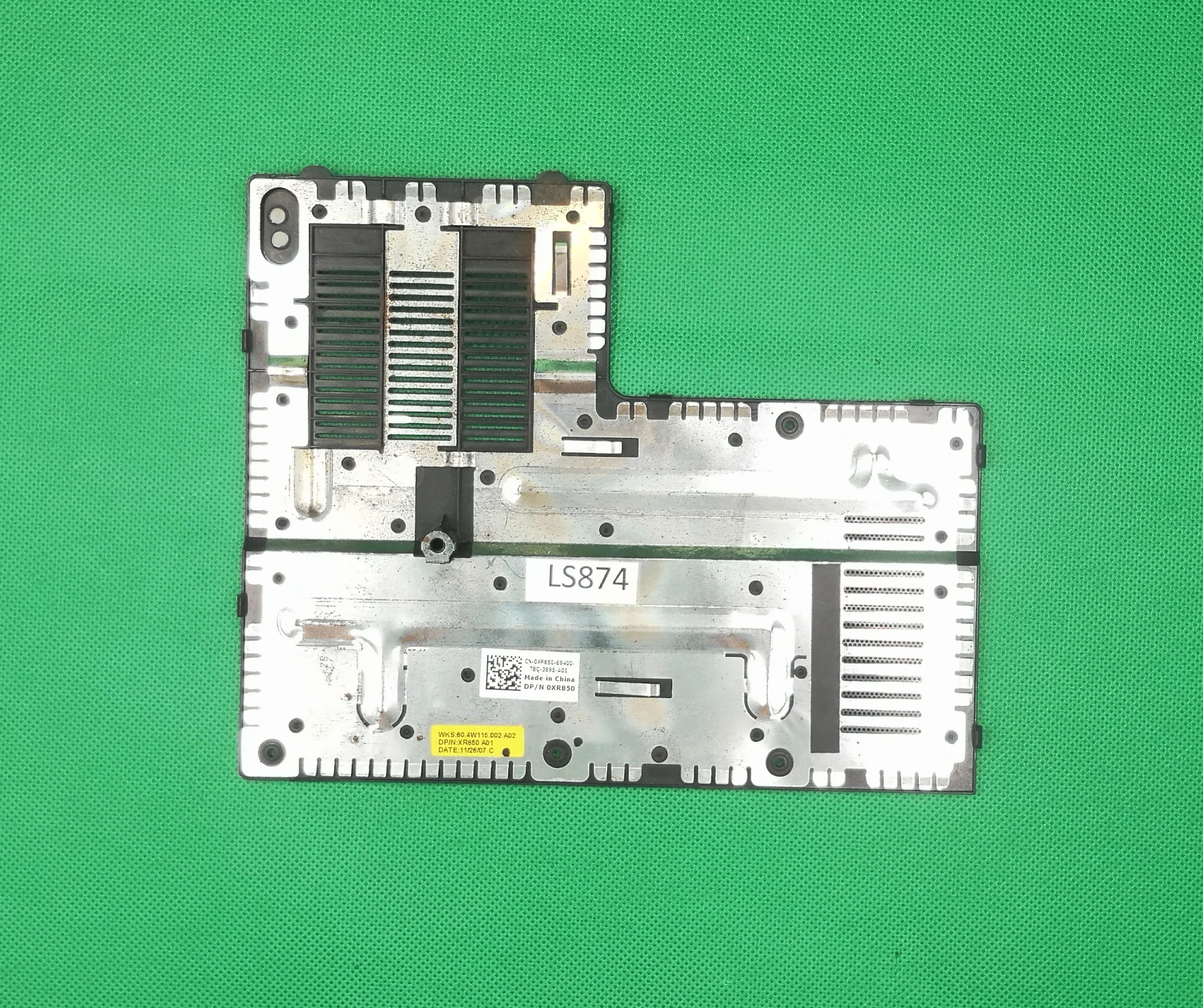 Dell XPS PP28L Capac acces carcasa inferioara XR850 SWAP