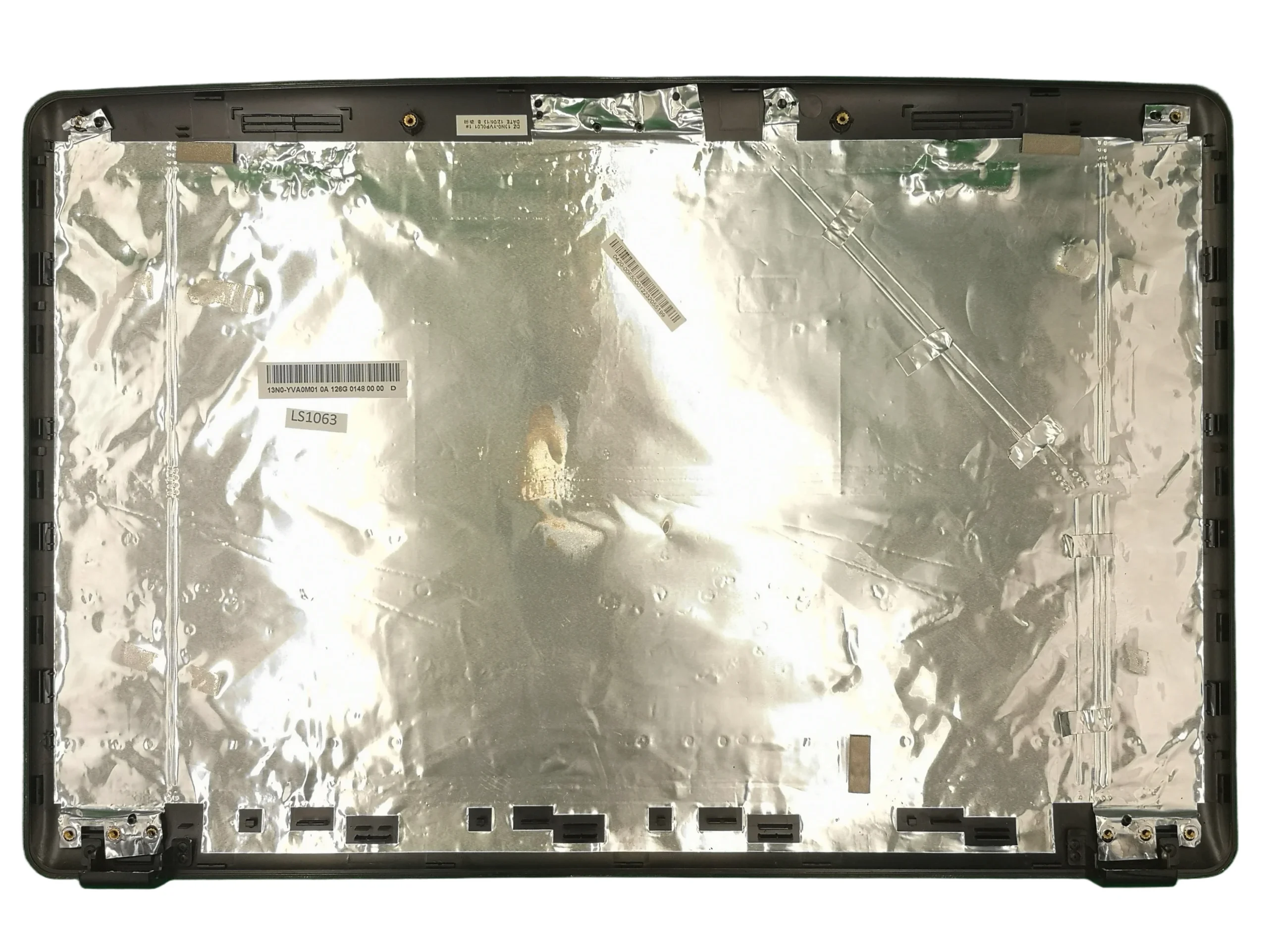 Medion Akoya E7222 Capac Ecran LCD 13N0-YVA0M01 SWAP - imagine 2